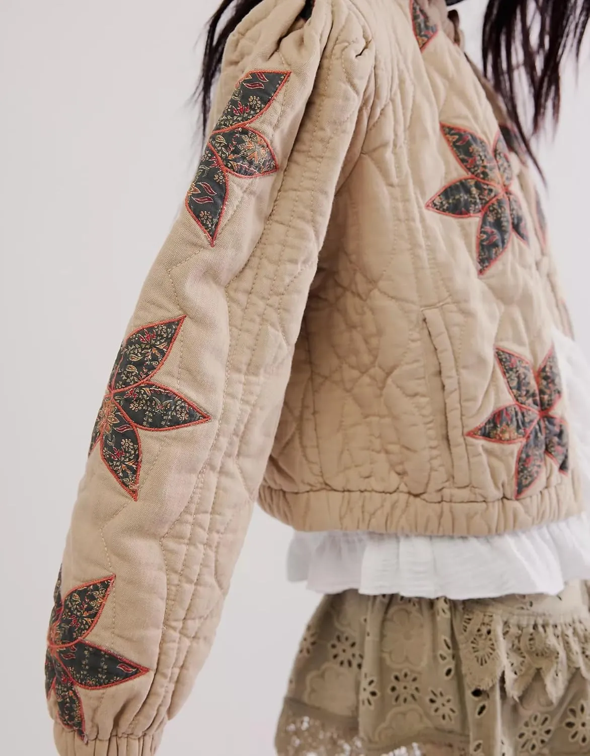 Kedera Women's Quilted Lightweight Jackets Floral Embroidered Crop Puffer Coat Padded Gilet Winter Outerwear with Pocket